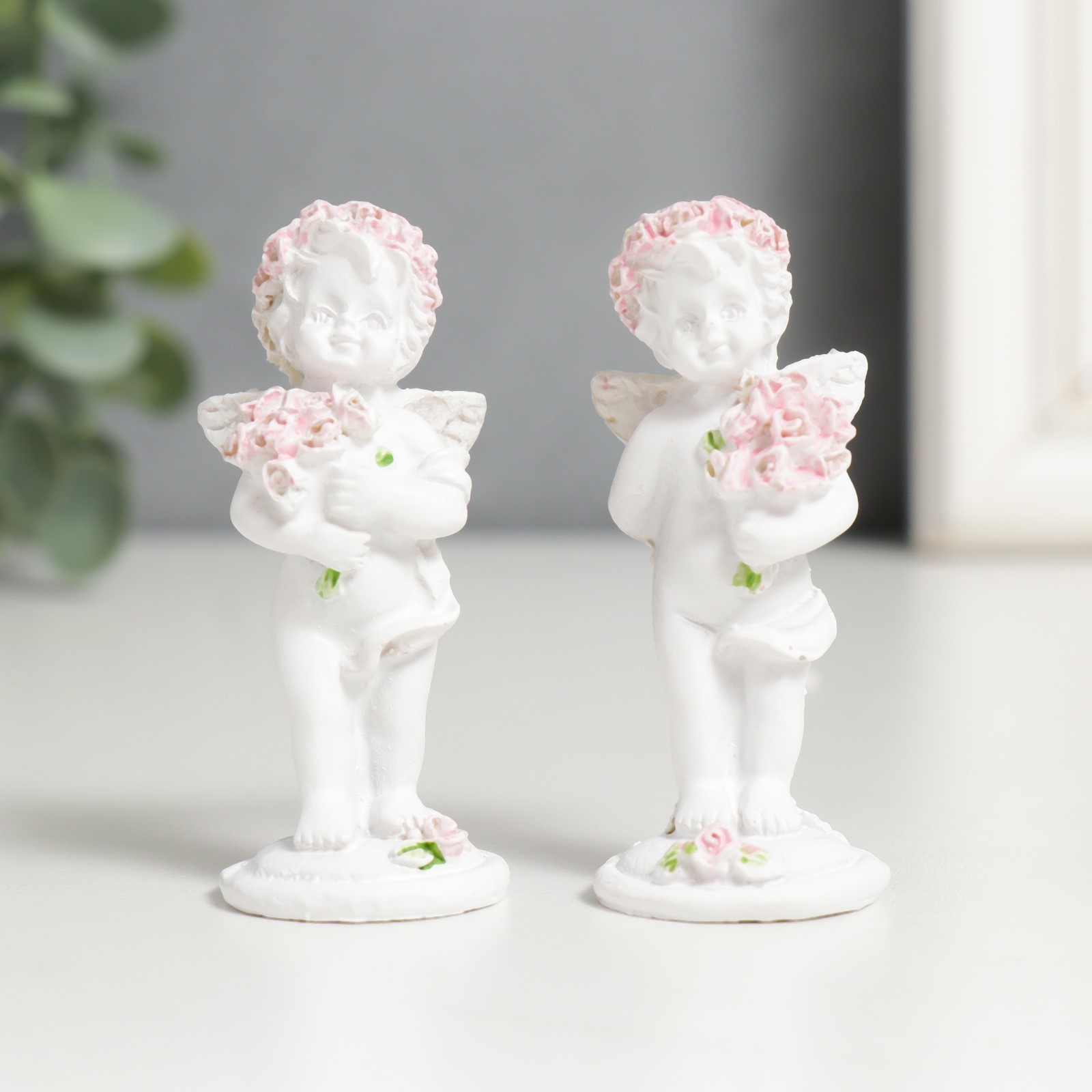 Фигурка "Ангел с букетом роз" 7*3*3см 1541449